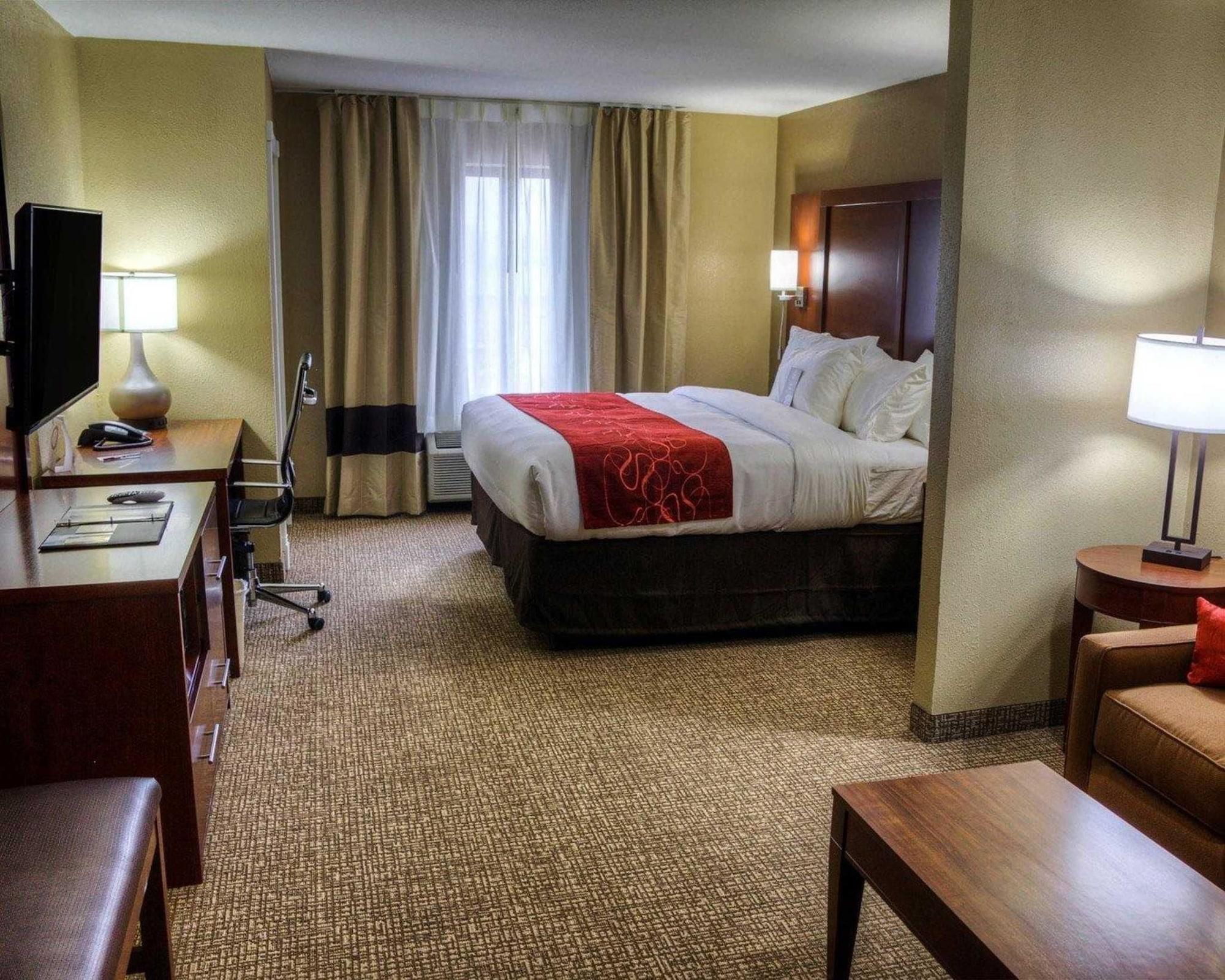 Comfort Suites Plymouth Near Us-30 Bagian luar foto