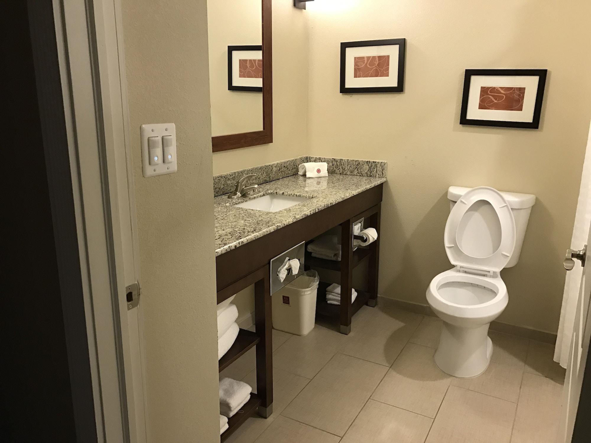 Comfort Suites Plymouth Near Us-30 Bagian luar foto