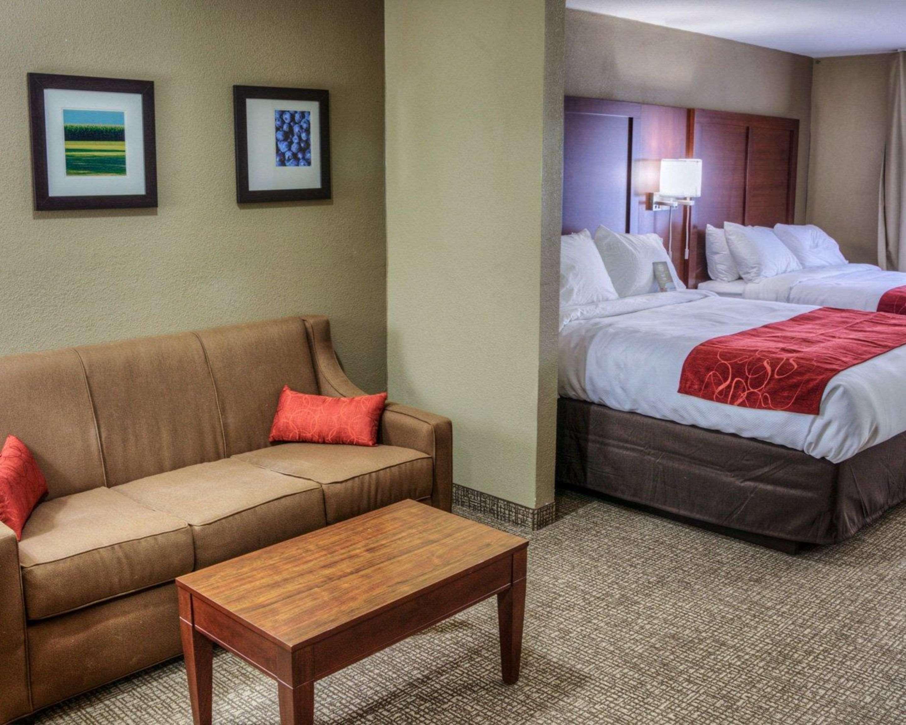 Comfort Suites Plymouth Near Us-30 Bagian luar foto