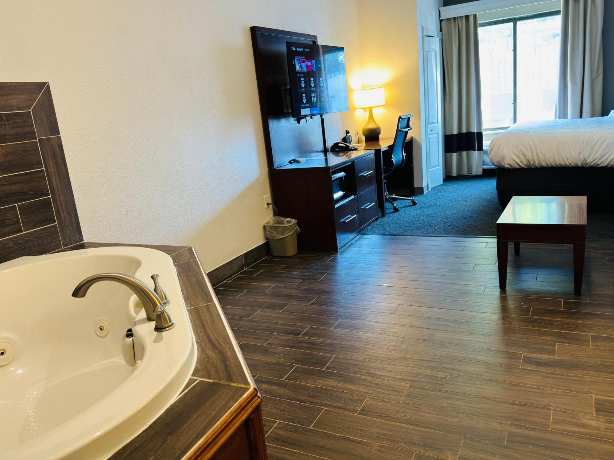Comfort Suites Plymouth Near Us-30 Bagian luar foto