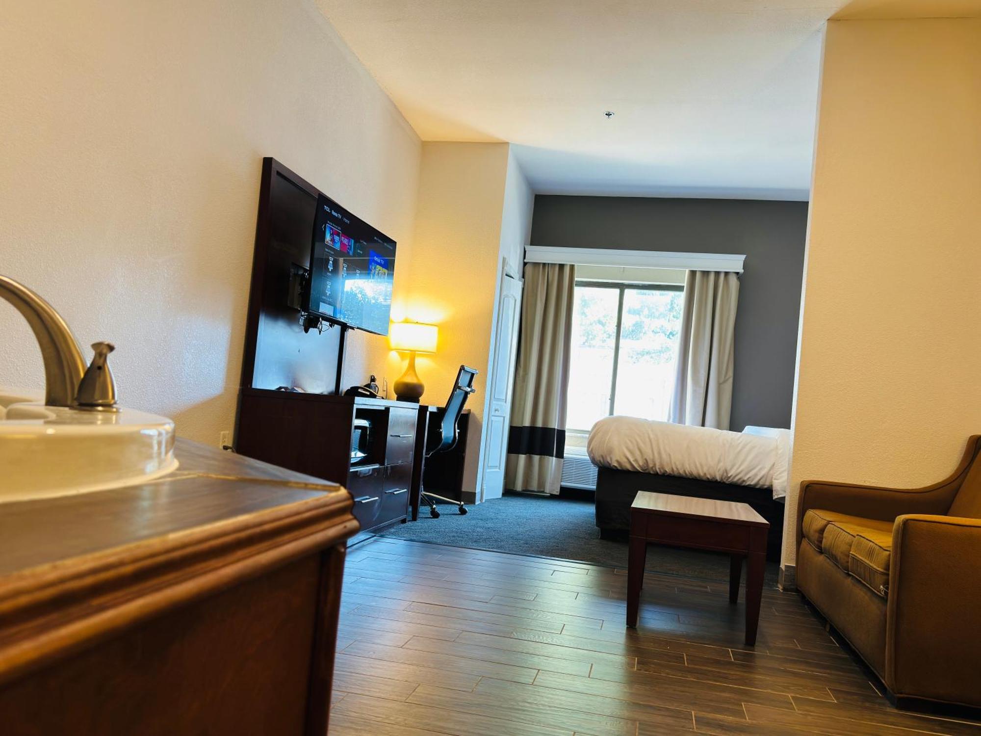 Comfort Suites Plymouth Near Us-30 Bagian luar foto