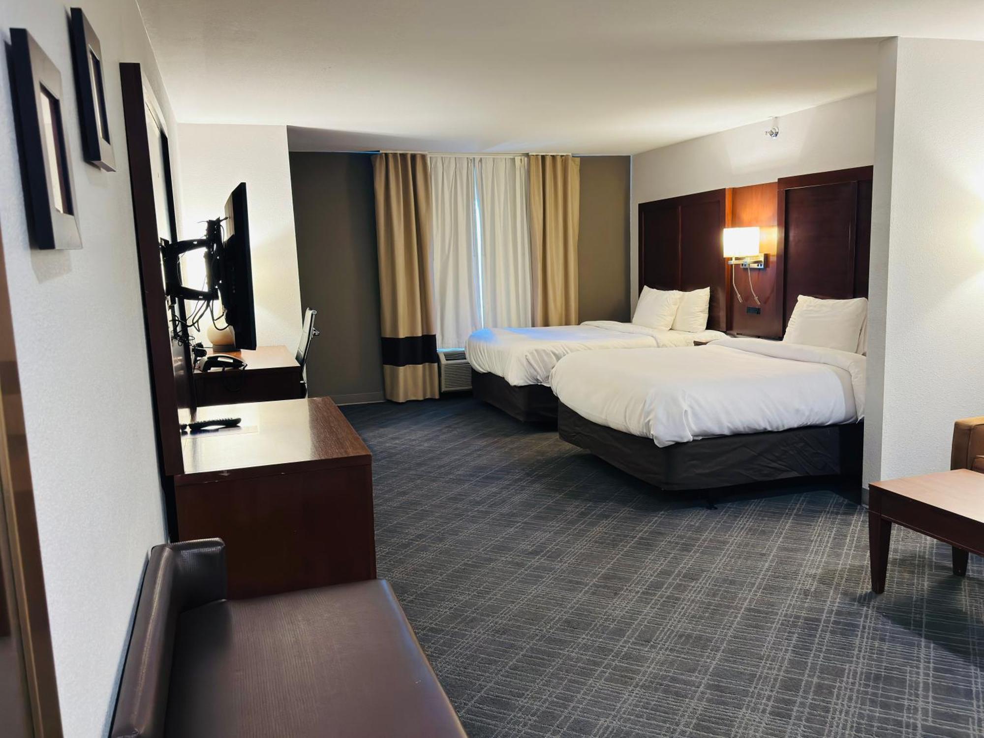 Comfort Suites Plymouth Near Us-30 Bagian luar foto