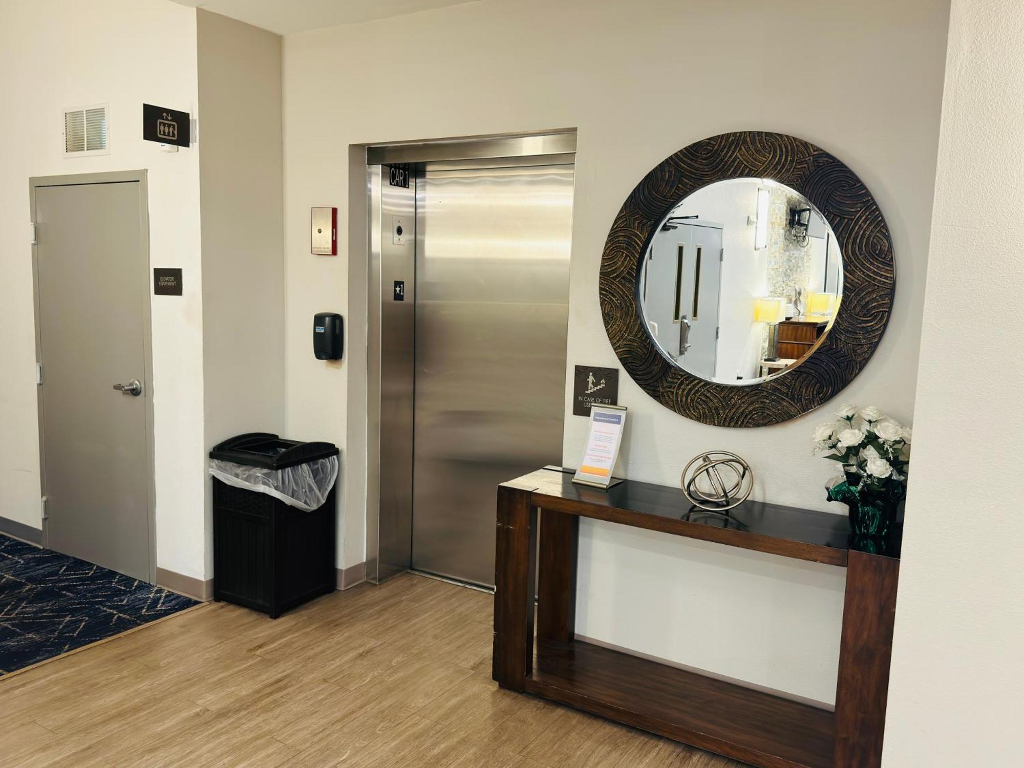 Comfort Suites Plymouth Near Us-30 Bagian luar foto
