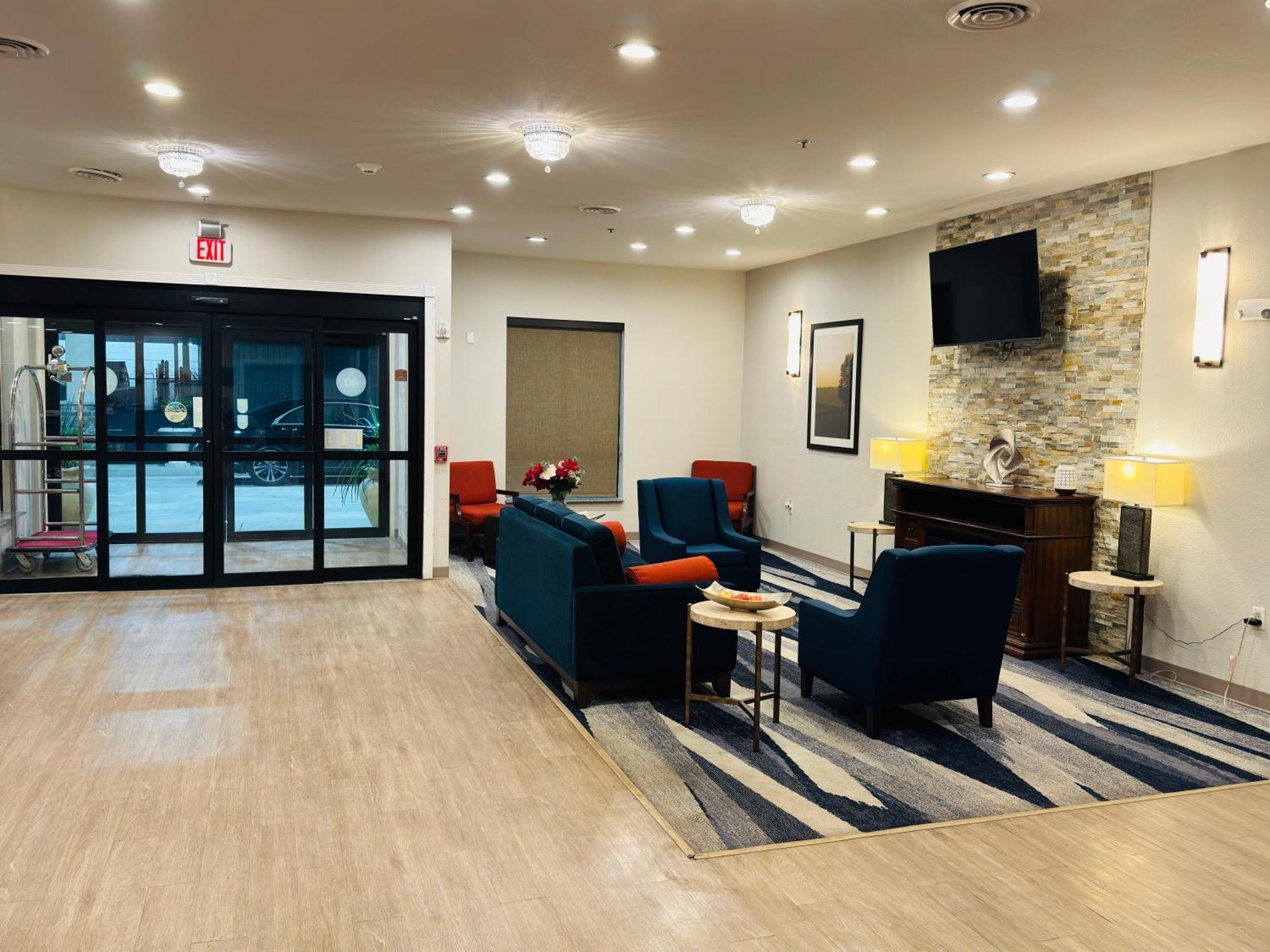 Comfort Suites Plymouth Near Us-30 Bagian luar foto
