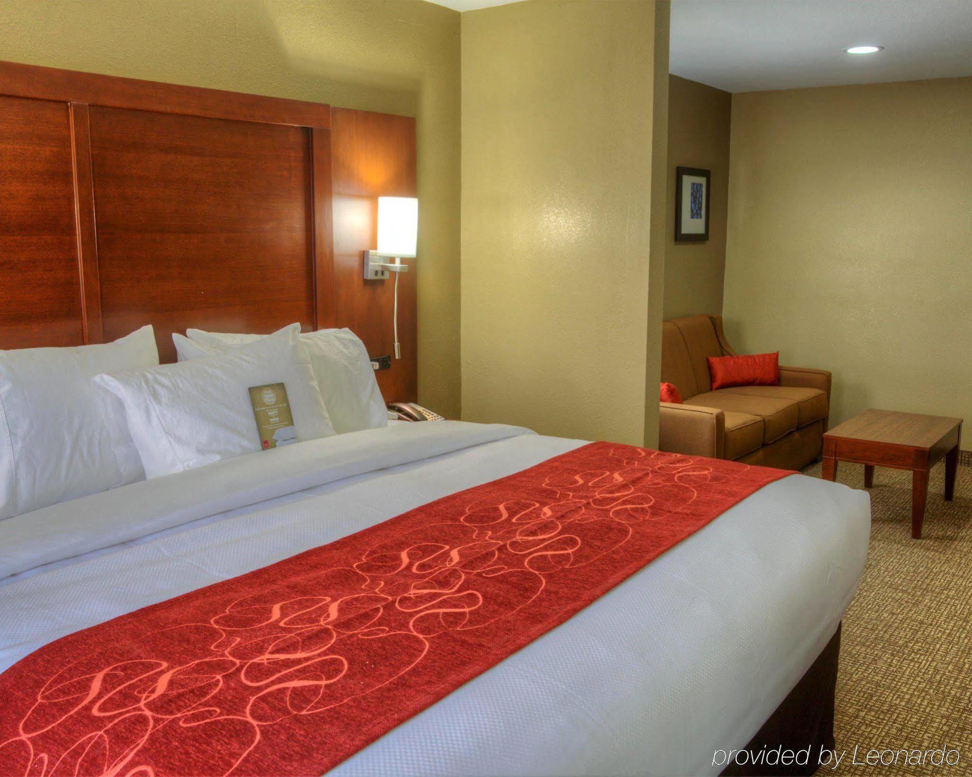 Comfort Suites Plymouth Near Us-30 Bagian luar foto