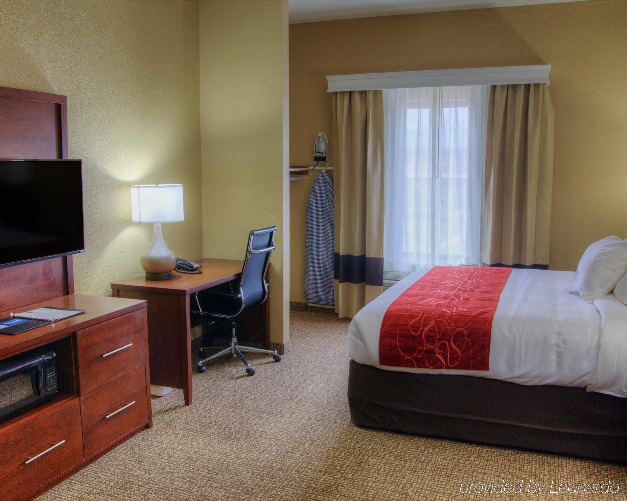Comfort Suites Plymouth Near Us-30 Bagian luar foto