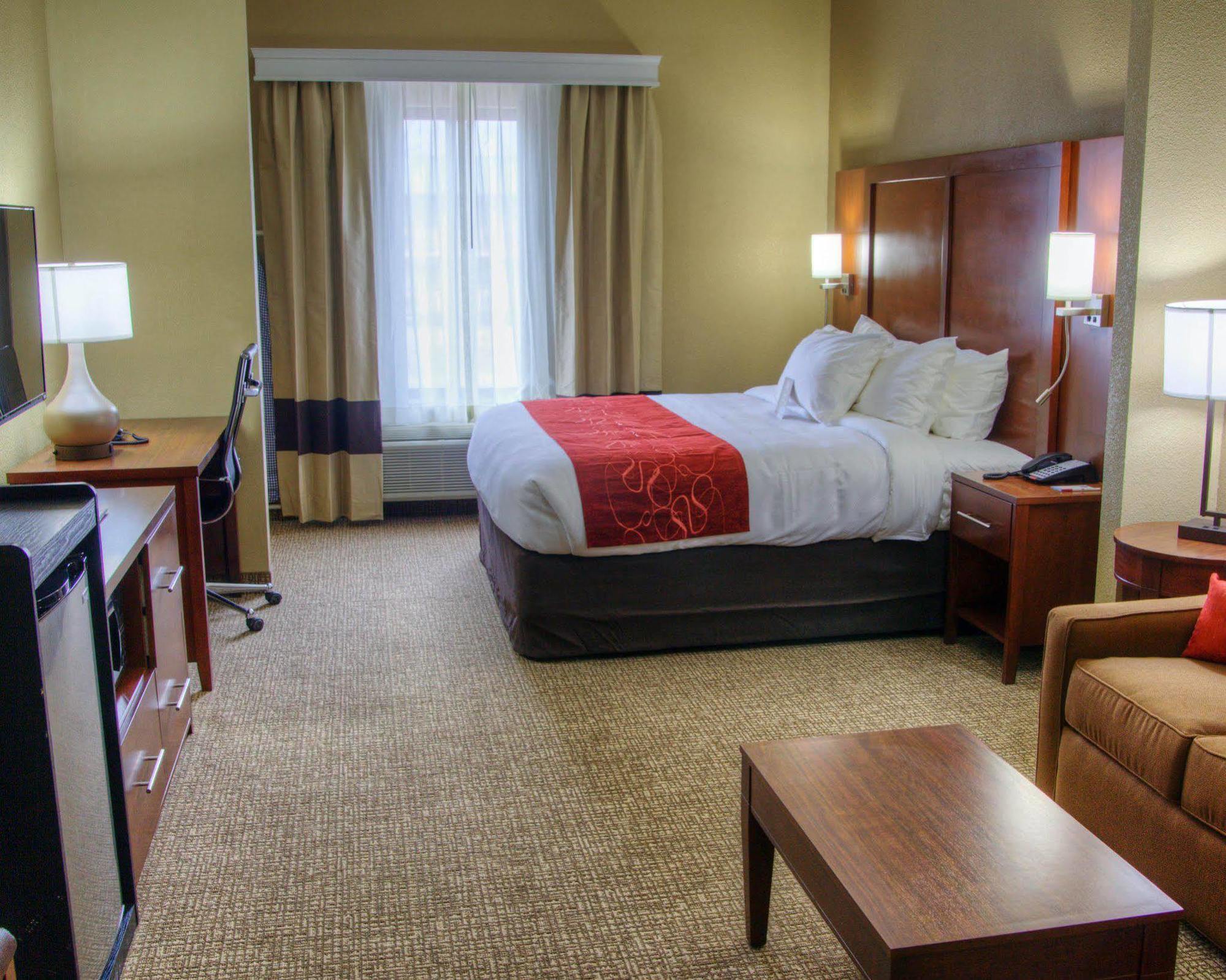 Comfort Suites Plymouth Near Us-30 Bagian luar foto